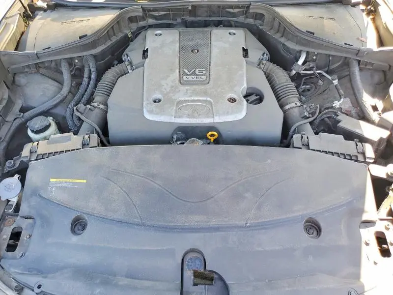 2015 INFINITI Q70L 3.7  