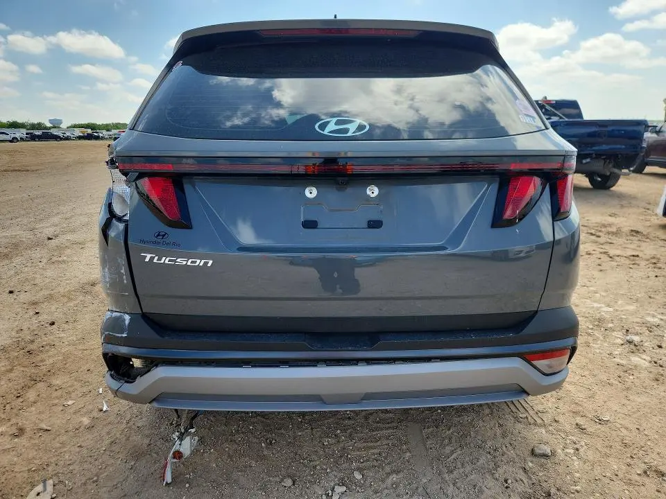 2025 HYUNDAI TUCSON SE  
