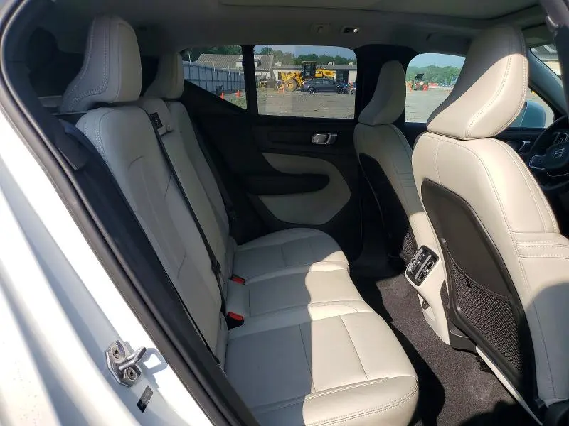 2019 VOLVO XC40 T5 INSCRIPTION  