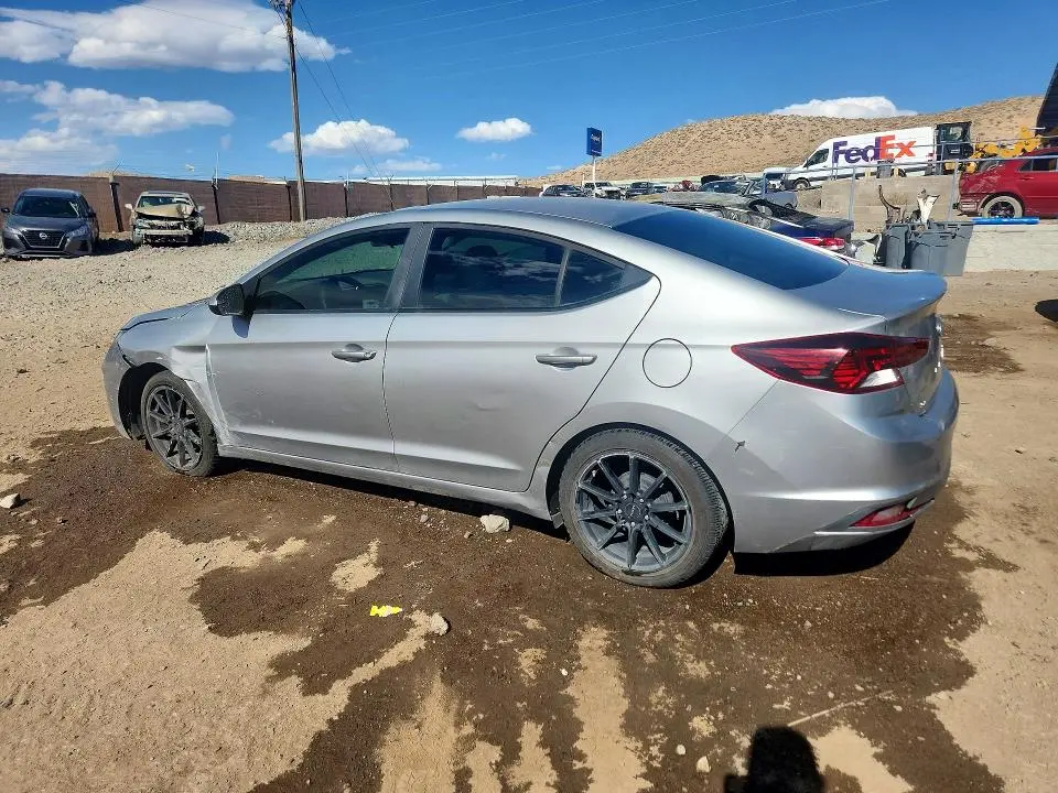 2020 HYUNDAI ELANTRA SE  