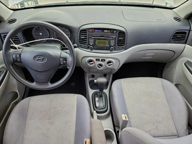 2010 HYUNDAI ACCENT GLS  