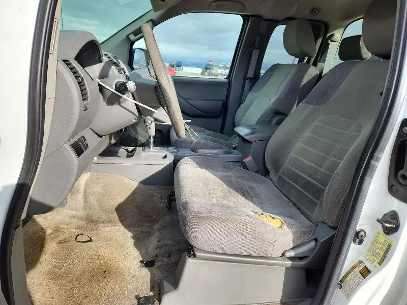 2013 NISSAN FRONTIER S  