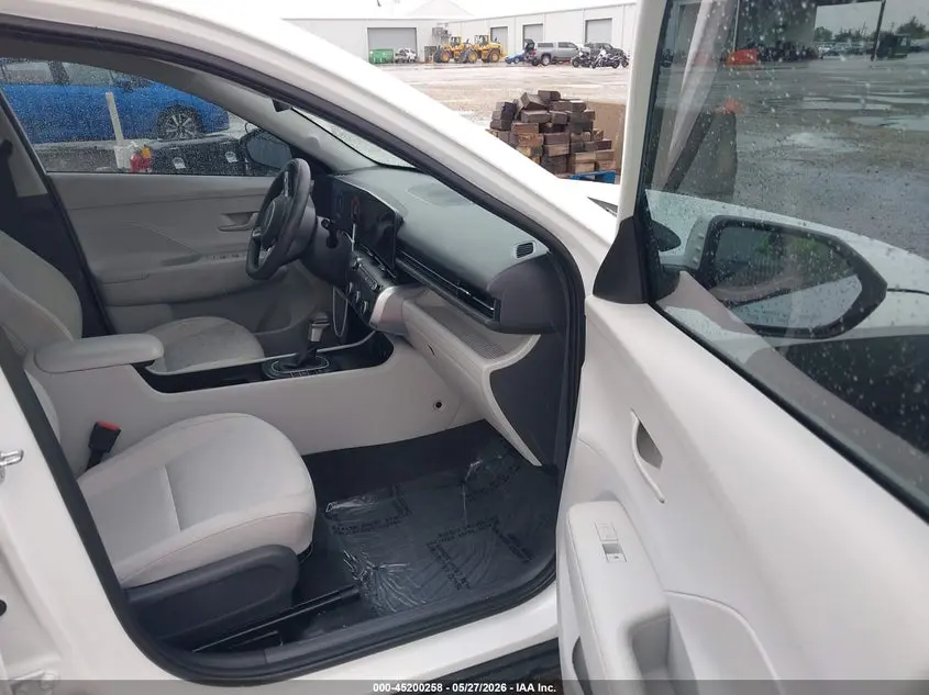 2025 HYUNDAI KONA SE