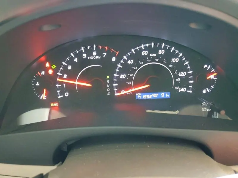 2010 TOYOTA CAMRY LE  