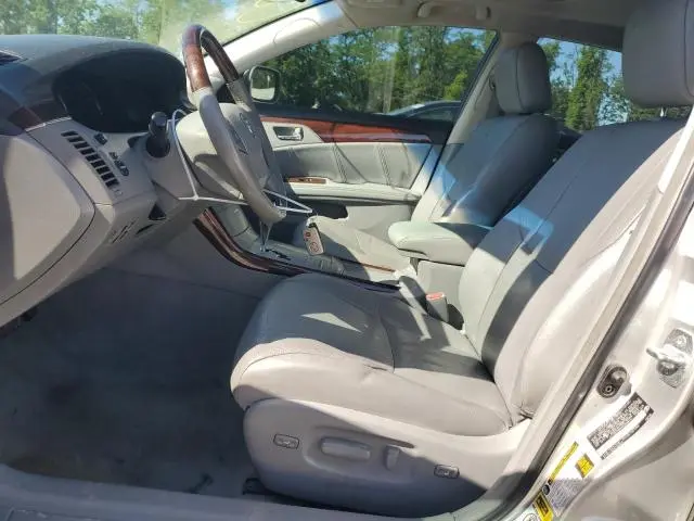 2010 TOYOTA AVALON XL  