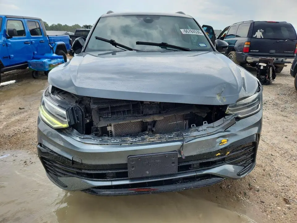 2023 VOLKSWAGEN TIGUAN SE R-LINE BLACK  