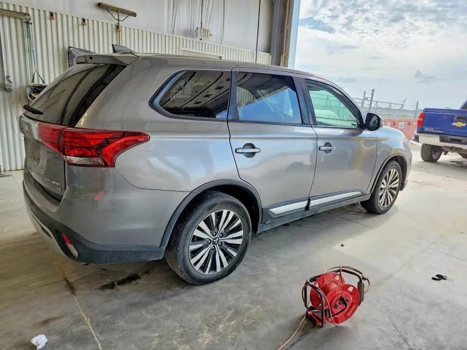 2019 MITSUBISHI OUTLANDER SE  