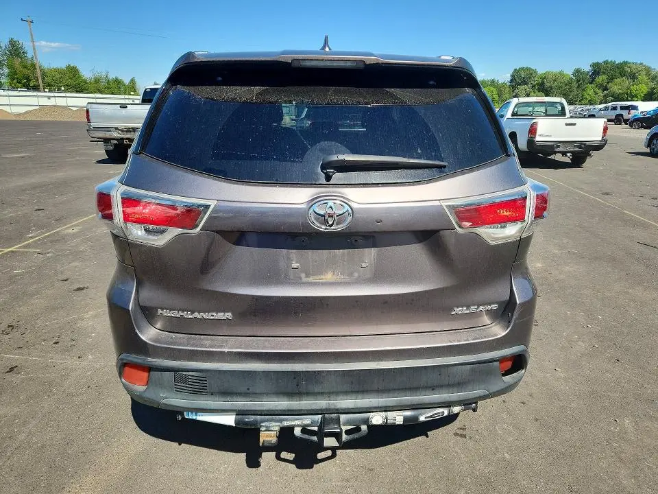 2014 TOYOTA HIGHLANDER XLE  