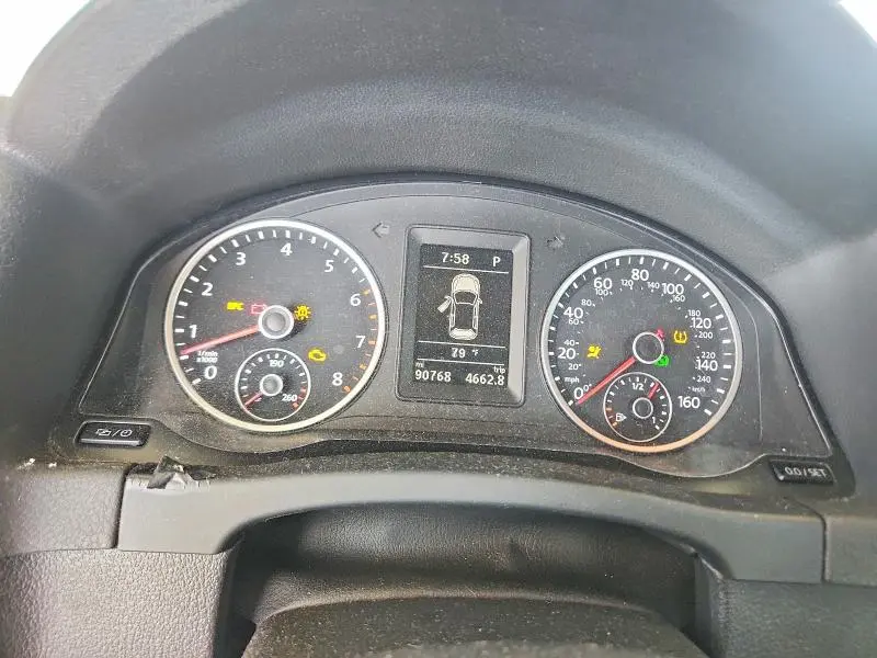 2015 VOLKSWAGEN TIGUAN S  