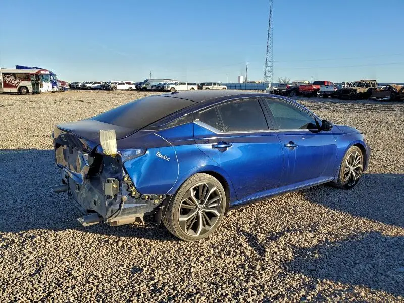 2024 NISSAN ALTIMA SR  