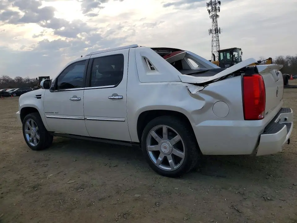2011 CADILLAC ESCALADE EXT PREMIUM  