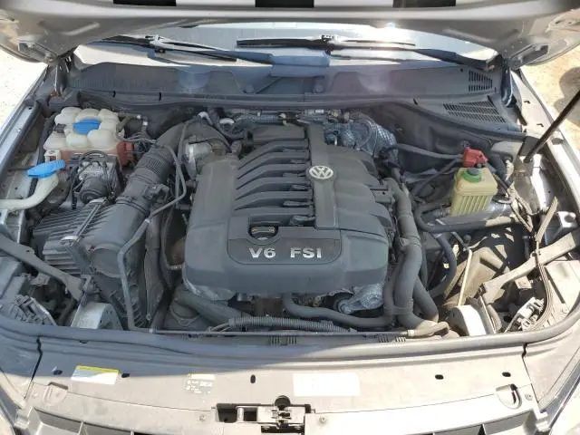 2012 VOLKSWAGEN TOUAREG V6  