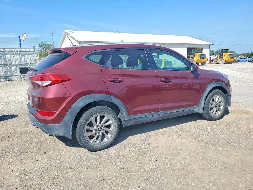 2016 HYUNDAI TUCSON SE  