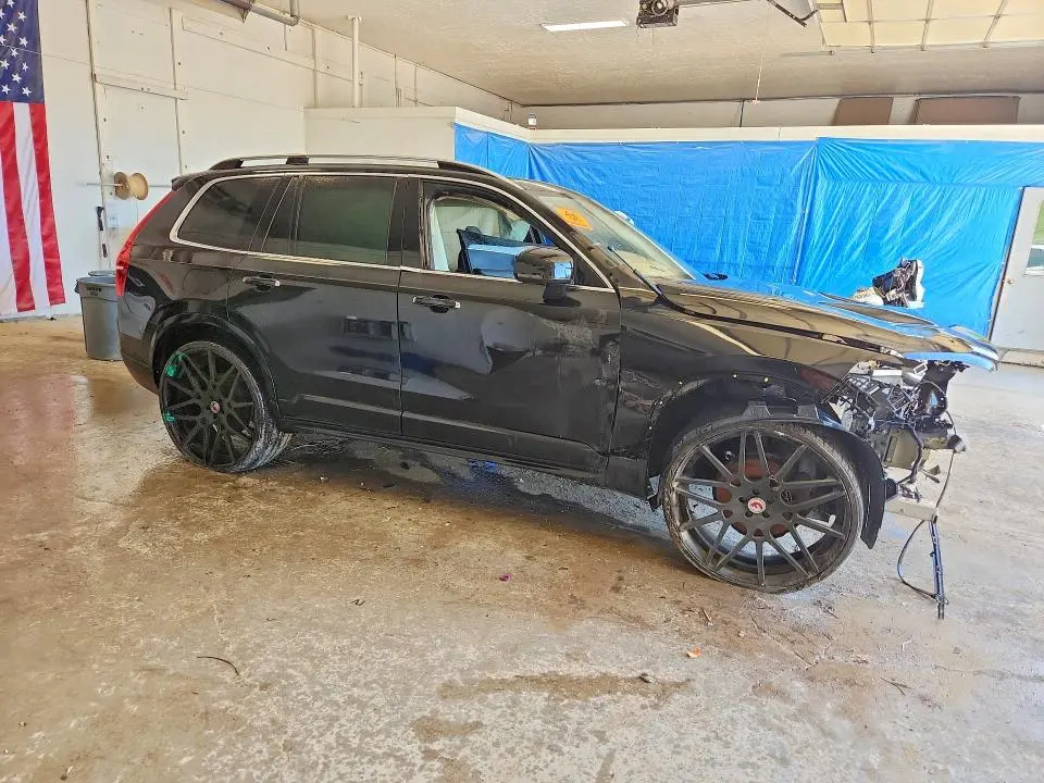 2016 VOLVO XC90 T5  