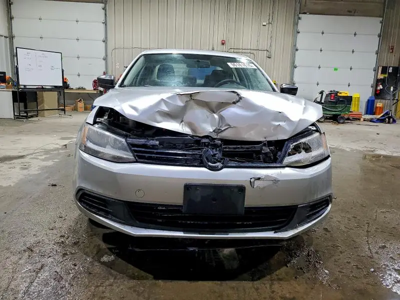 2013 VOLKSWAGEN JETTA BASE  