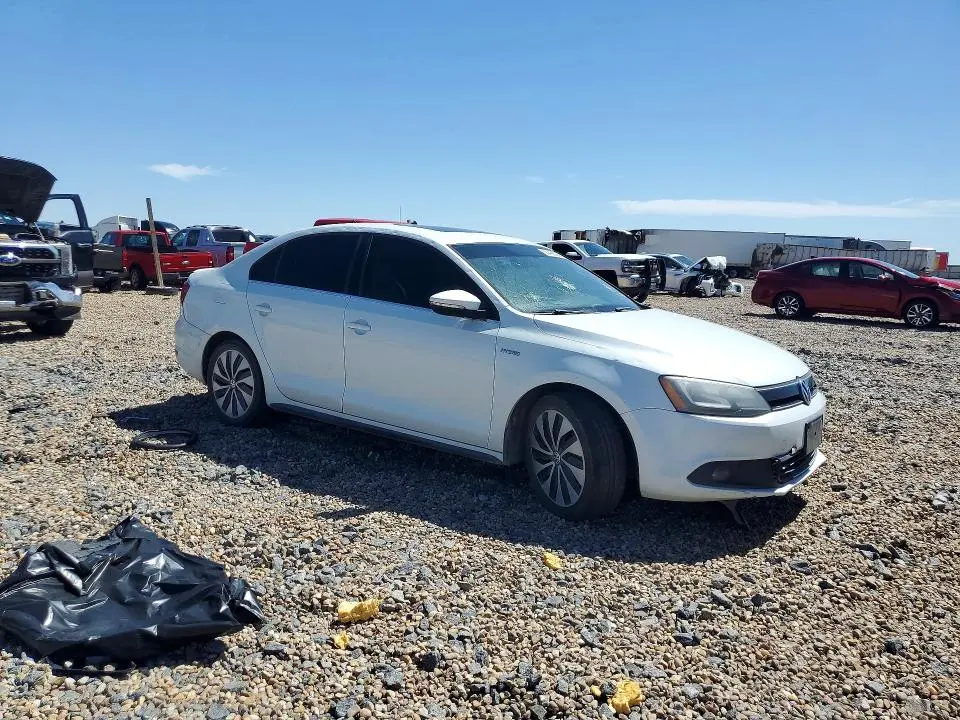 2013 VOLKSWAGEN JETTA   