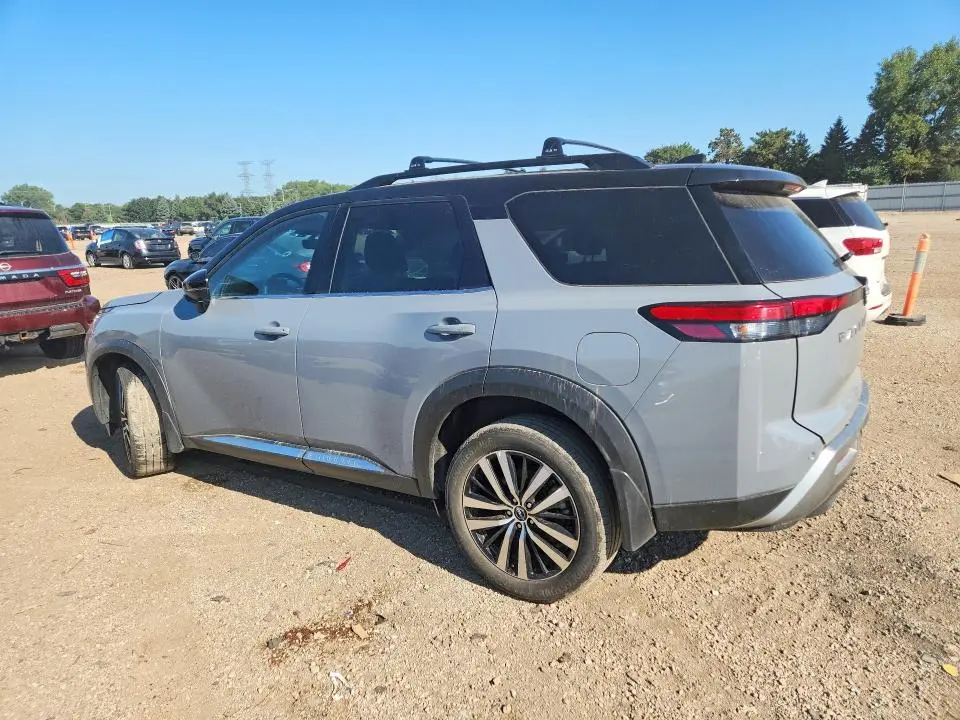 2024 NISSAN PATHFINDER PLATINUM  