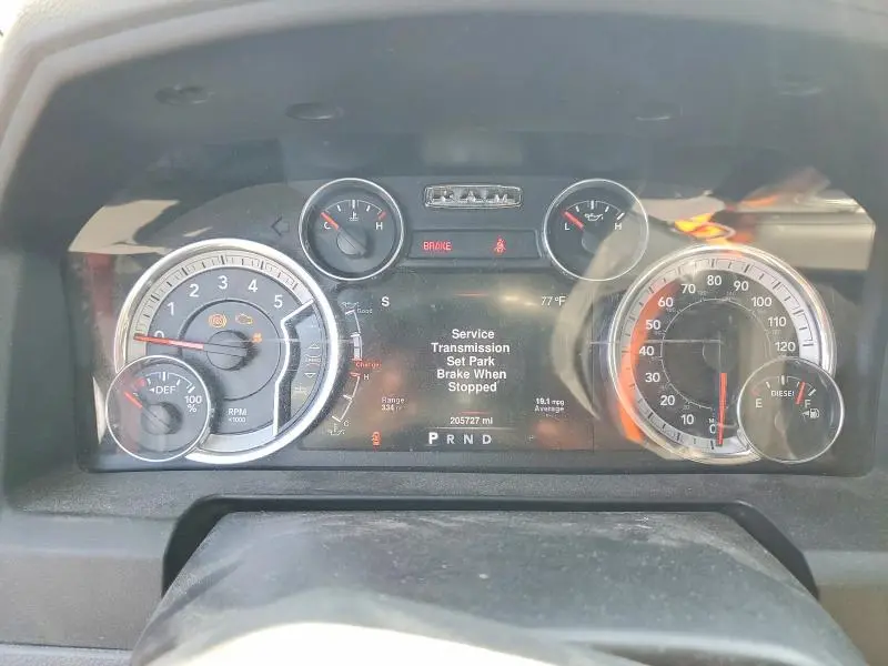 2016 RAM 1500 SLT  