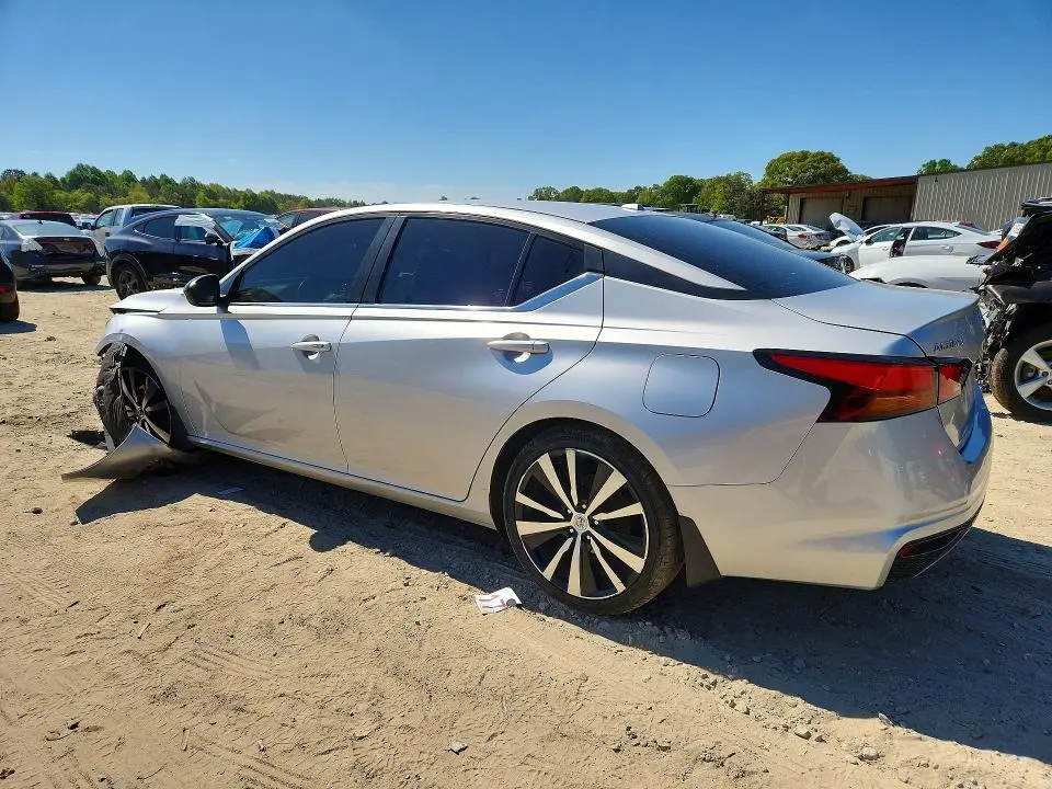 2019 NISSAN ALTIMA SR  