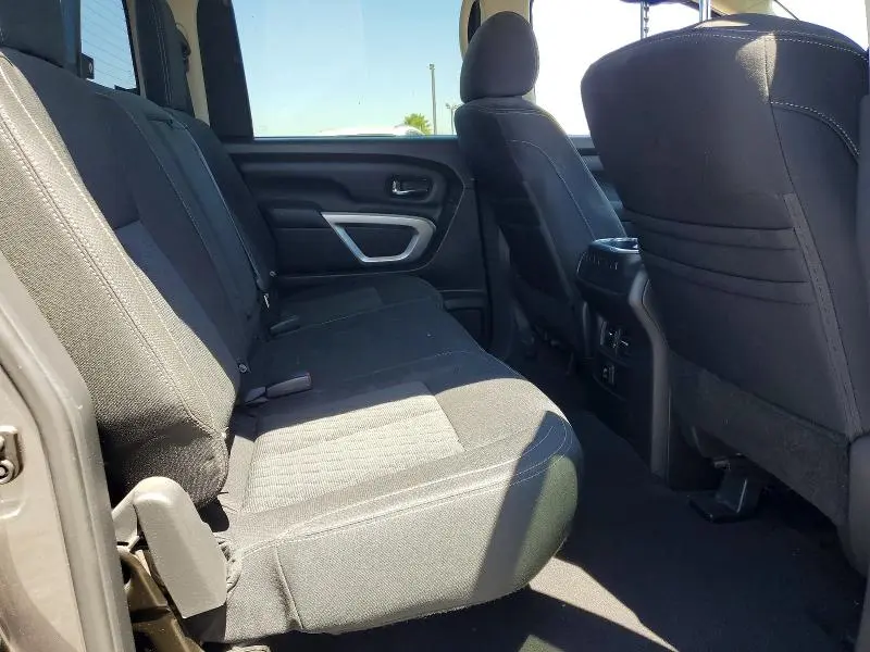 2018 NISSAN TITAN SV  