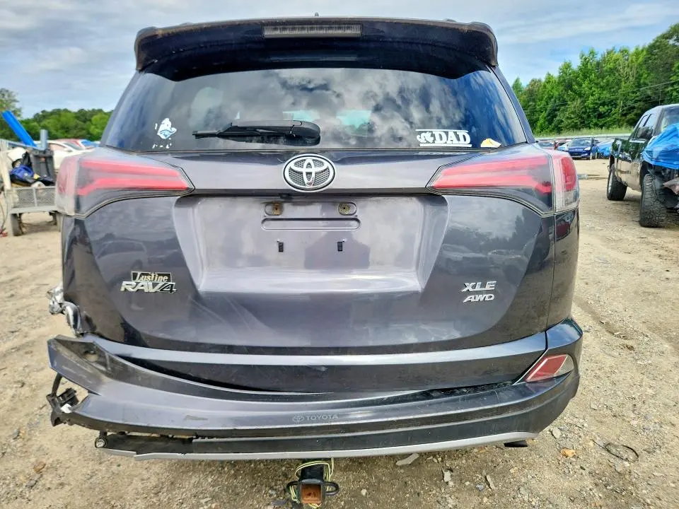 2017 TOYOTA RAV4 XLE  