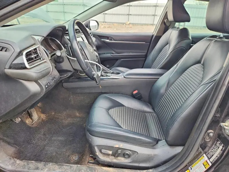 2018 TOYOTA CAMRY SE  