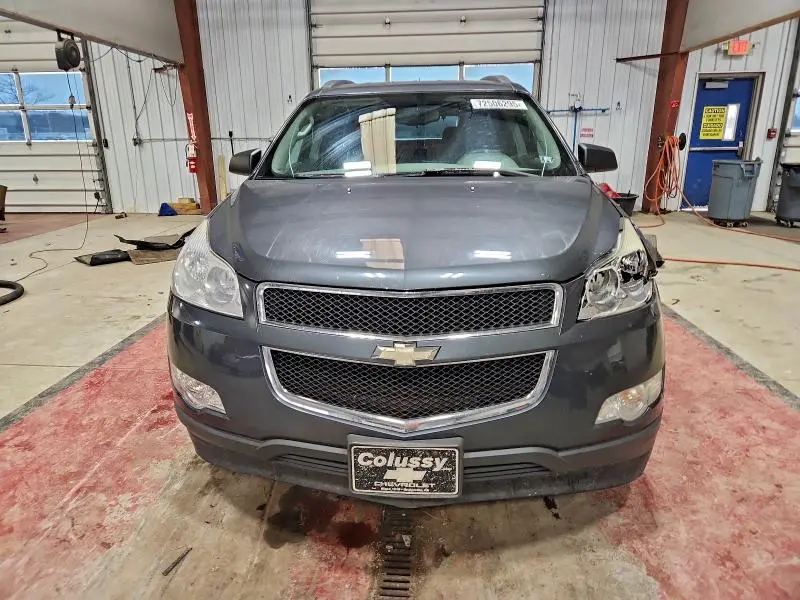 2010 CHEVROLET TRAVERSE LS  