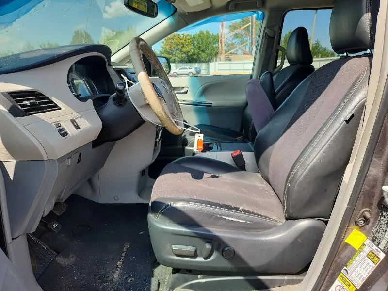 2012 TOYOTA SIENNA SPORT  