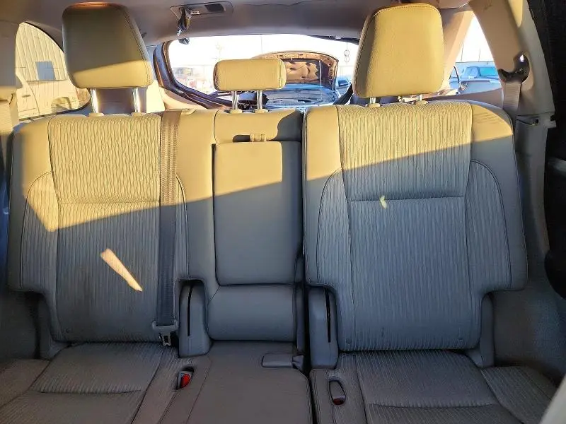 2016 TOYOTA HIGHLANDER LE  