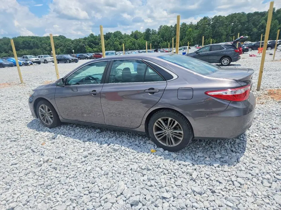 2016 TOYOTA CAMRY SE  
