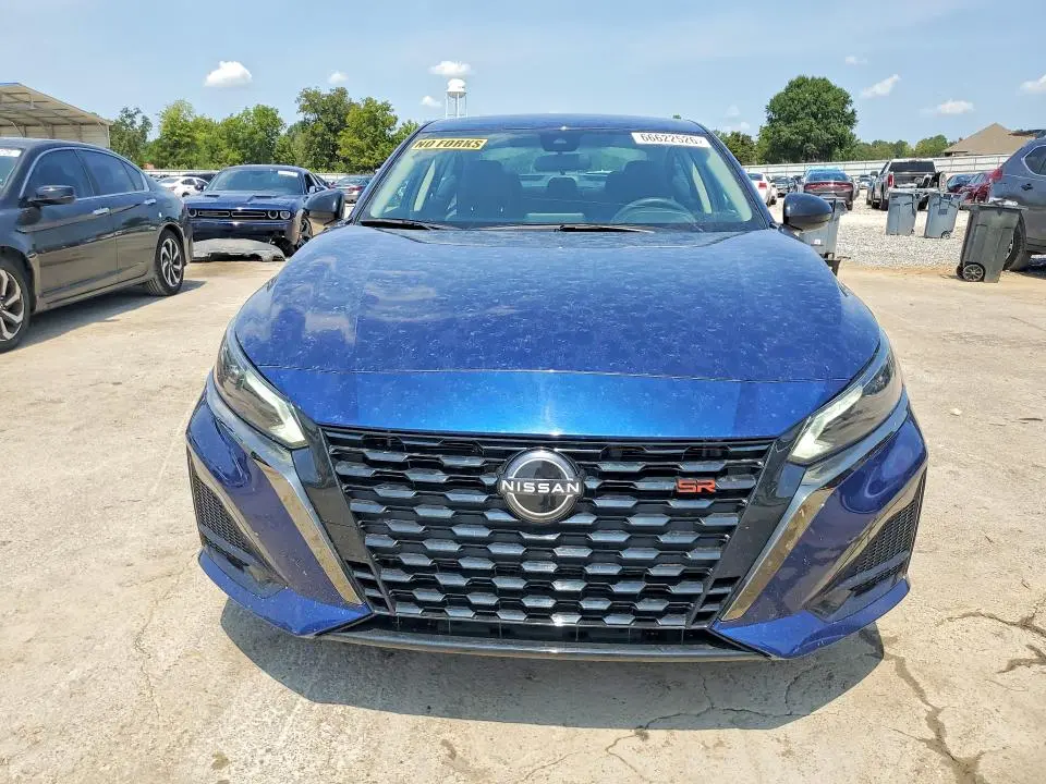 2024 NISSAN ALTIMA SR  