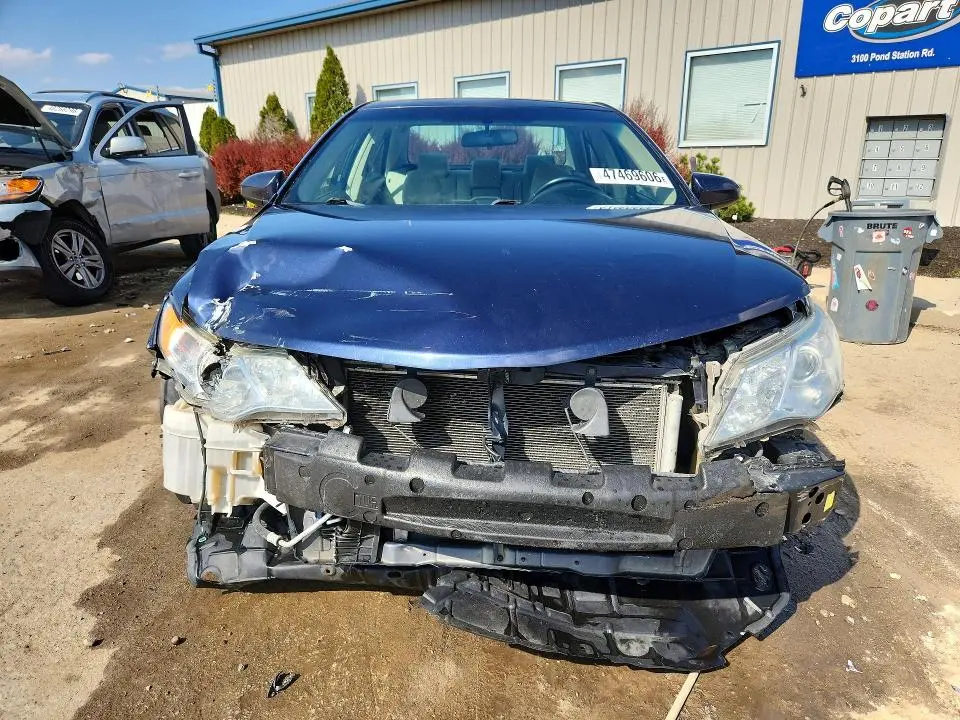 2014 TOYOTA CAMRY XLE  