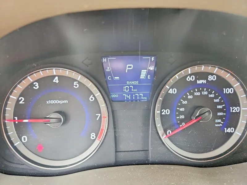 2012 HYUNDAI ACCENT GLS  