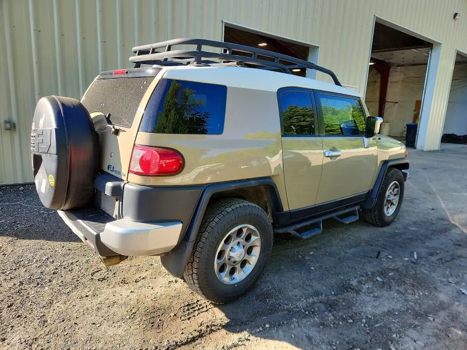 2011 TOYOTA FJ CRUISER BASE  