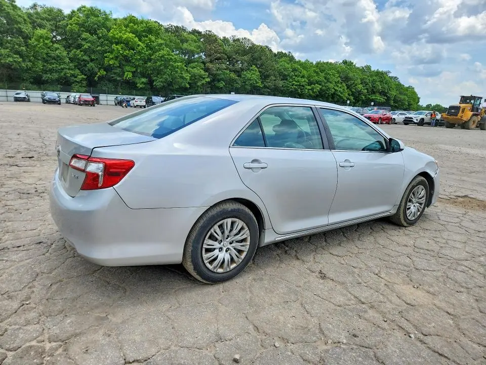 2014 TOYOTA CAMRY LE  