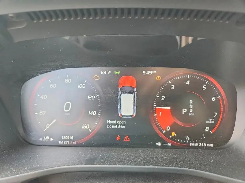 2019 VOLVO XC40 T5 MOMENTUM  