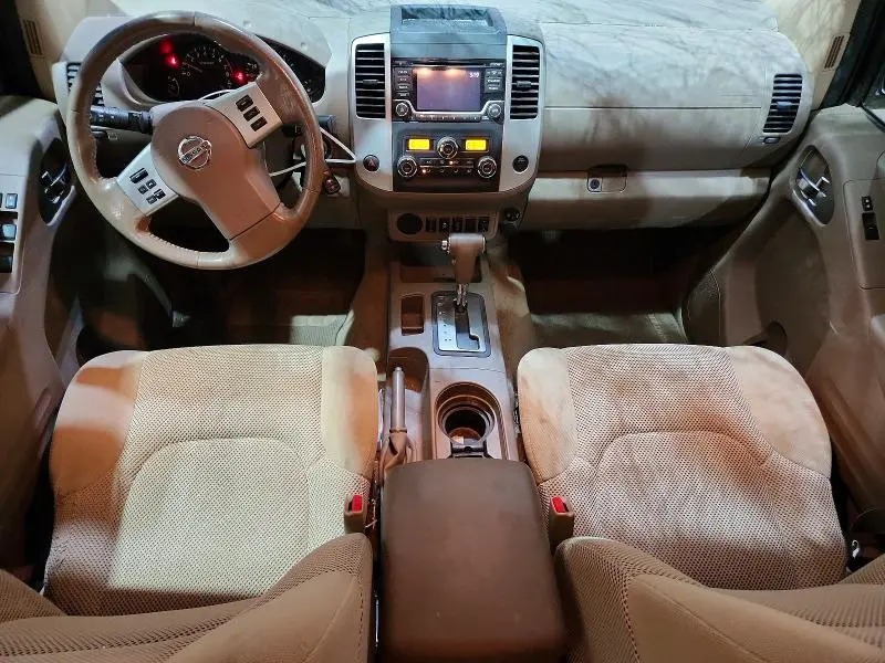 2017 NISSAN FRONTIER SV  