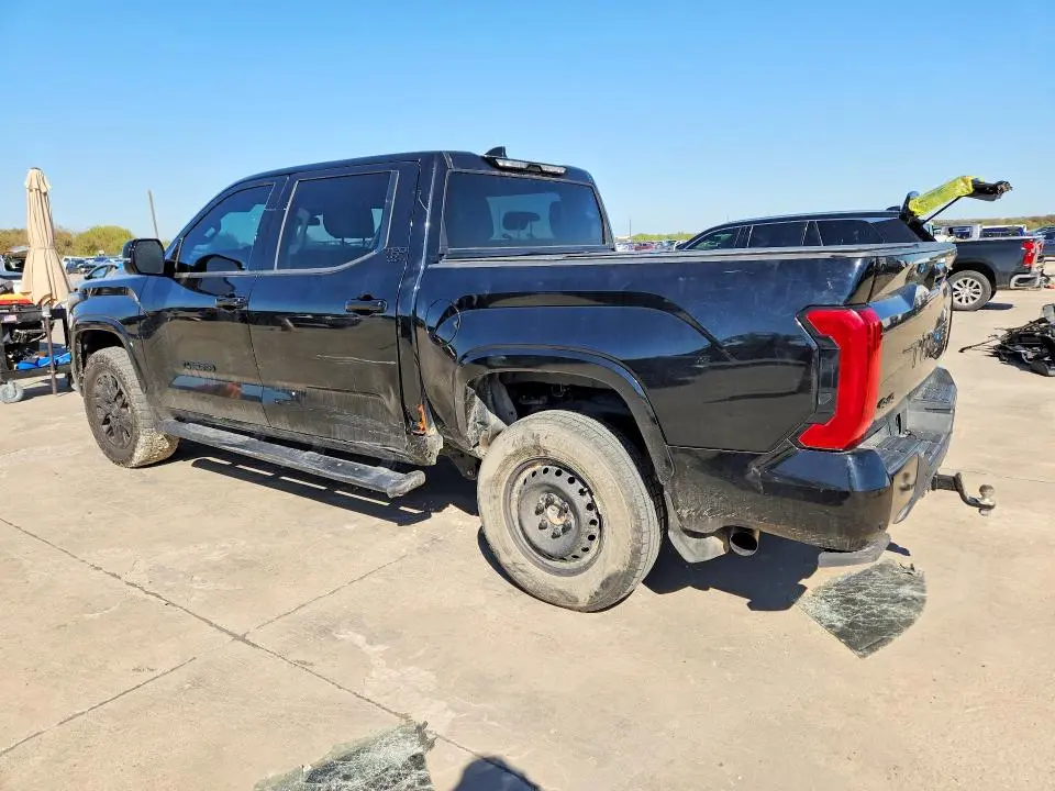 2022 TOYOTA TUNDRA SR5  