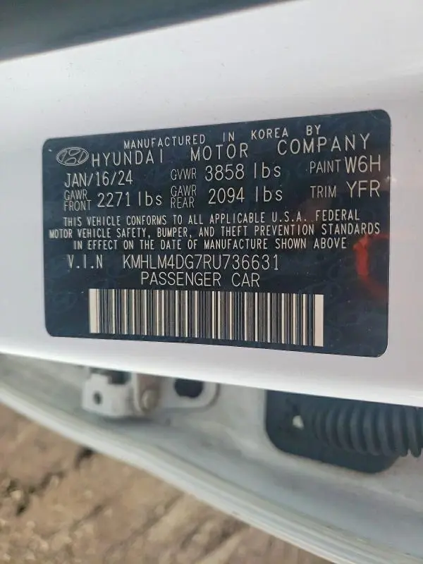 2024 HYUNDAI ELANTRA SEL  