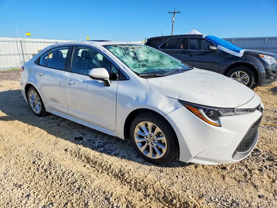 2021 TOYOTA COROLLA XLE  
