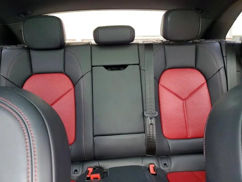 2023 PORSCHE MACAN BASE  