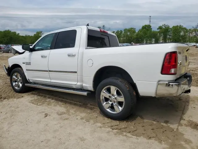 2016 RAM 1500 SLT  