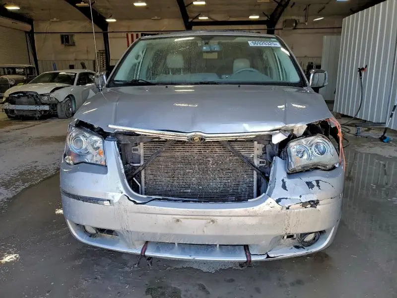 2010 CHRYSLER TOWN & COUNTRY LIMITED  