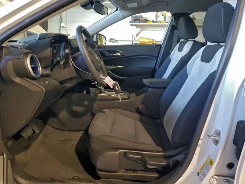 2025 CHEVROLET TRAX LS  