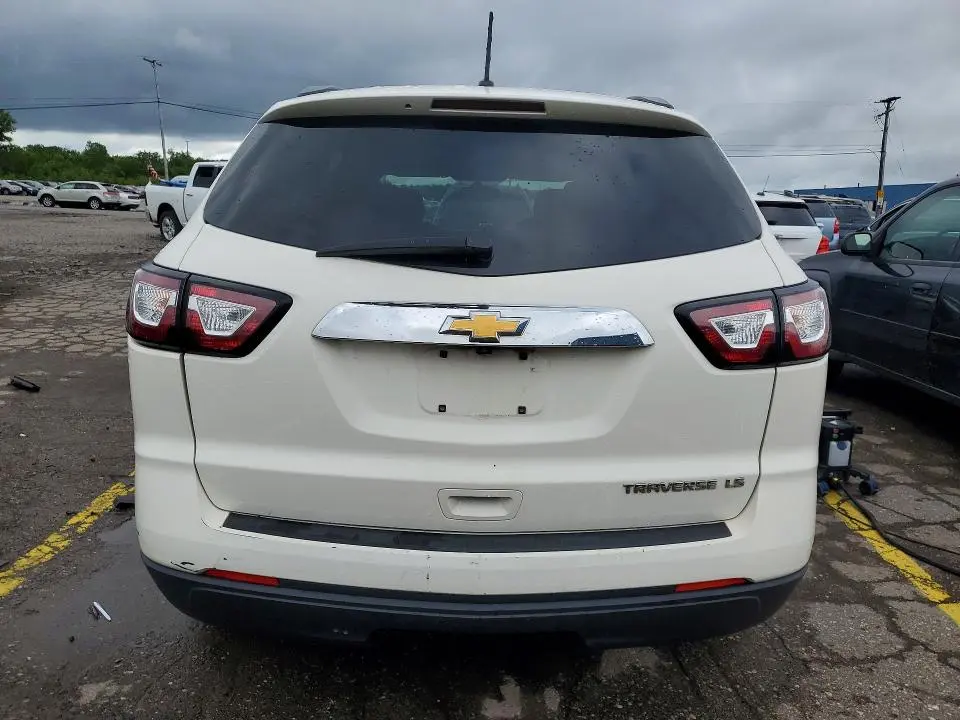 2014 CHEVROLET TRAVERSE LS  