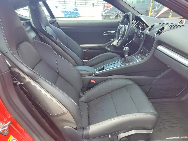 2025 PORSCHE CAYMAN BASE  