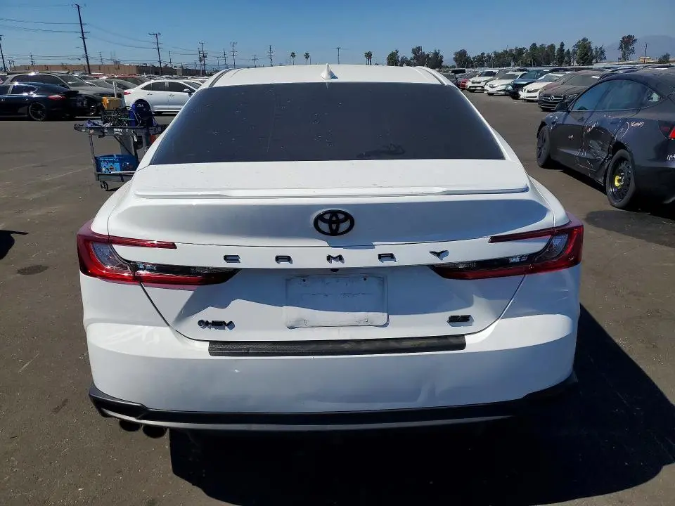 2025 TOYOTA CAMRY SE  