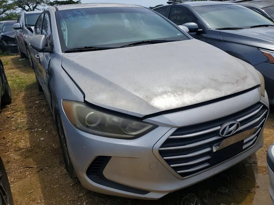 2018 HYUNDAI ELANTRA SE  