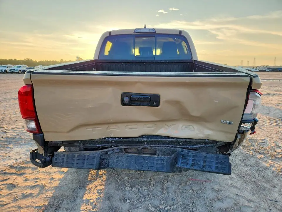 2019 TOYOTA TACOMA SR5 V6  