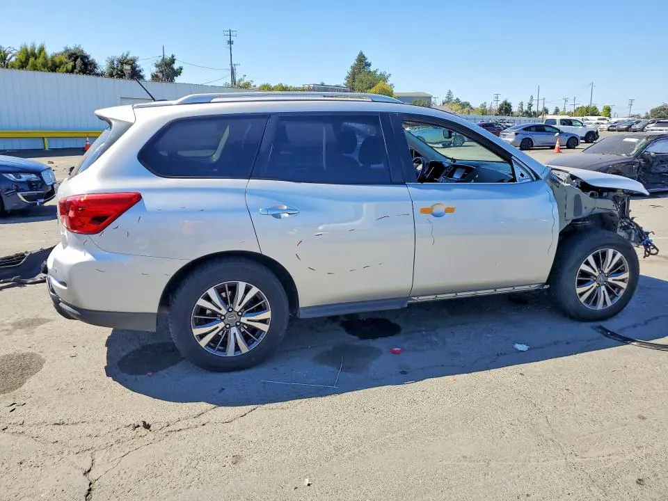 2017 NISSAN PATHFINDER SV  